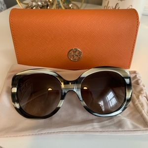Tory Burch striped sunglasses 🕶